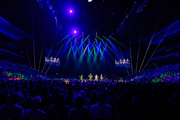 081024_HONDA_CENTER_0078