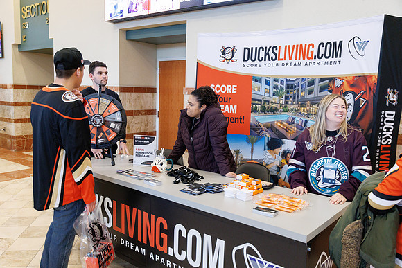 031125_ANAHEIM_DUCKS_0723