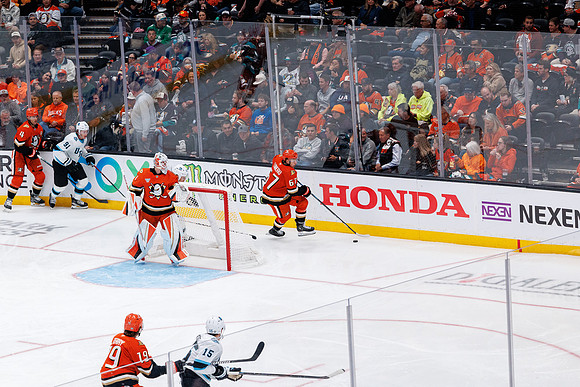101624_ANAHEIM_DUCKS_0556