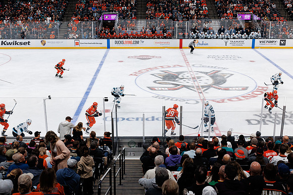 101624_ANAHEIM_DUCKS_0379