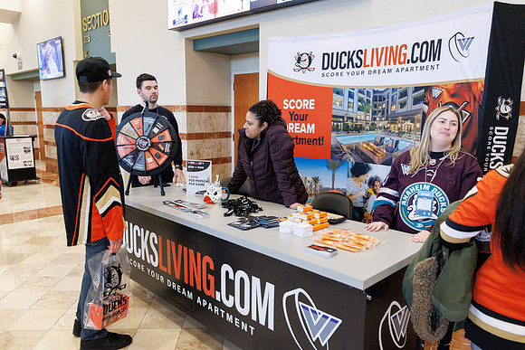 031125_ANAHEIM_DUCKS_0724