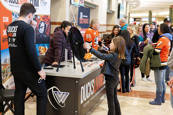 031125_ANAHEIM_DUCKS_0716