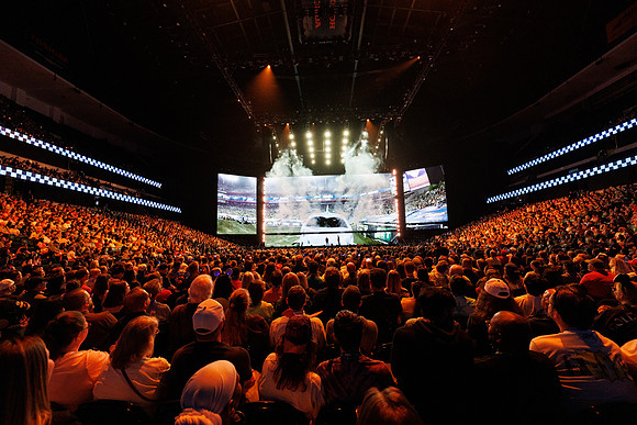 080924_HONDA_CENTER_0131