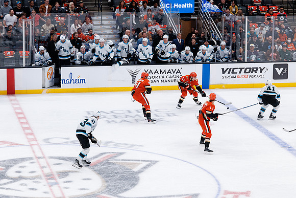101624_ANAHEIM_DUCKS_0451
