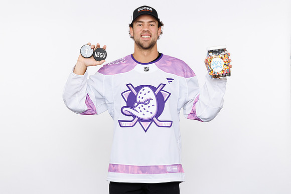 091125_ANAHEIM_DUCKS_036