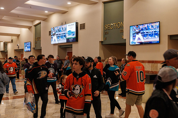 101624_ANAHEIM_DUCKS_0107