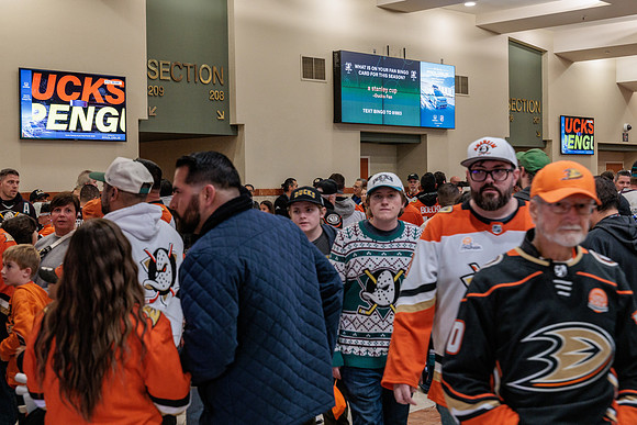 101425_ANAHEIM_DUCKS_086