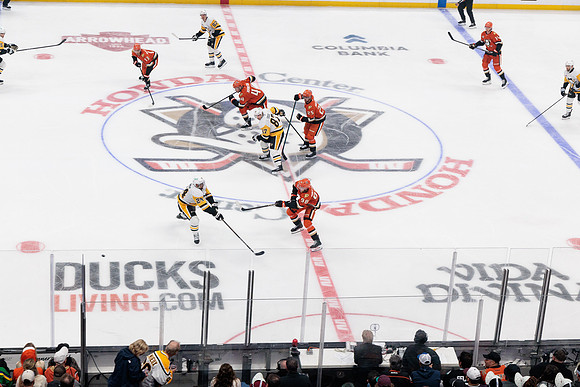 101425_ANAHEIM_DUCKS_572