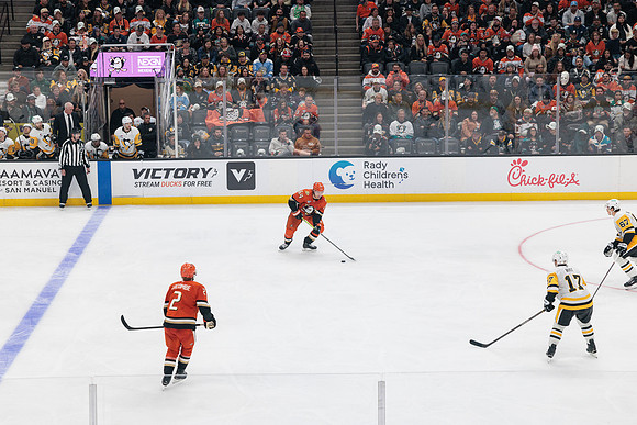 101425_ANAHEIM_DUCKS_812