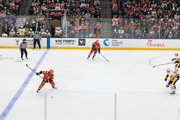101425_ANAHEIM_DUCKS_833