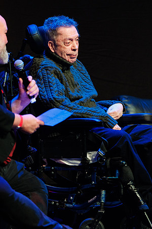 110225_OC_VIBE_0245