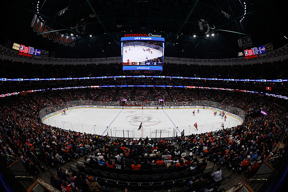 031125_ANAHEIM_DUCKS_0058