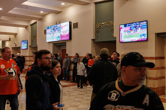 101624_ANAHEIM_DUCKS_0120