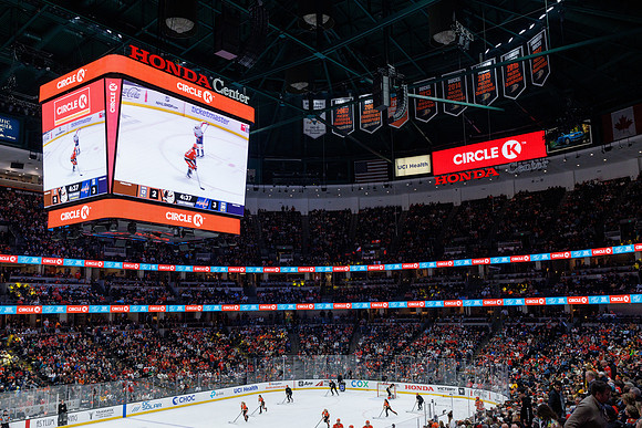 031125_ANAHEIM_DUCKS_1303