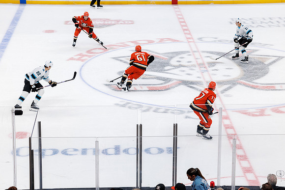 101624_ANAHEIM_DUCKS_0489