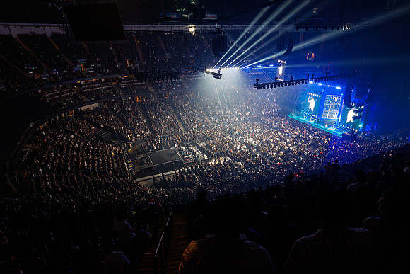 031126_HONDA_CENTER_0195