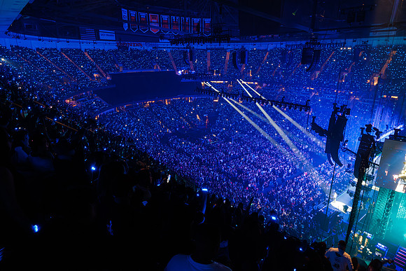 031126_HONDA_CENTER_0215