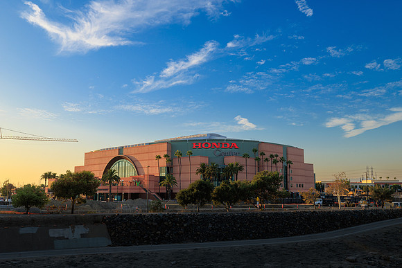 100524_HONDA_CENTER_0024