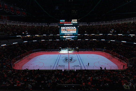 041226_ANAHEIM_DUCKS_0512