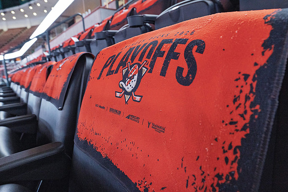 051026_ANAHEIM_DUCKS_011