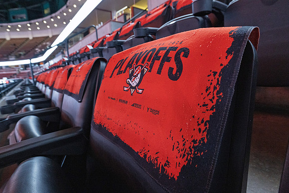 051026_ANAHEIM_DUCKS_013