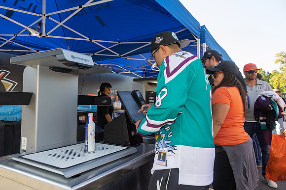 051026_ANAHEIM_DUCKS_032