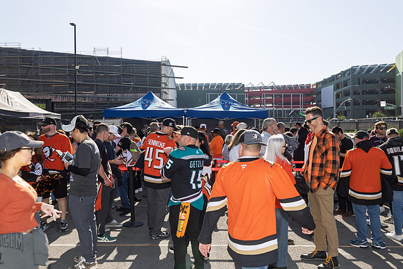 051026_ANAHEIM_DUCKS_044