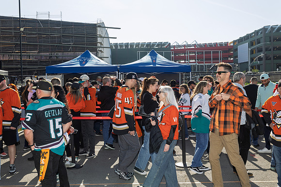 051026_ANAHEIM_DUCKS_048