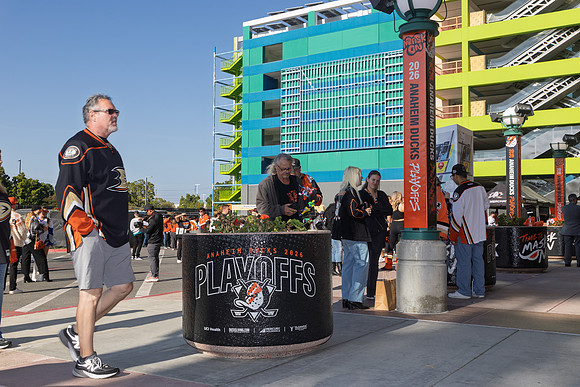 051026_ANAHEIM_DUCKS_061