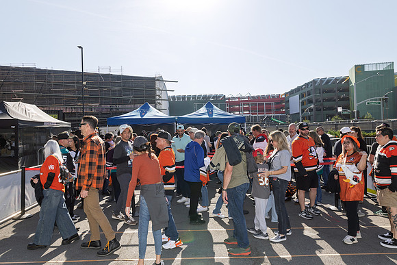 051026_ANAHEIM_DUCKS_051