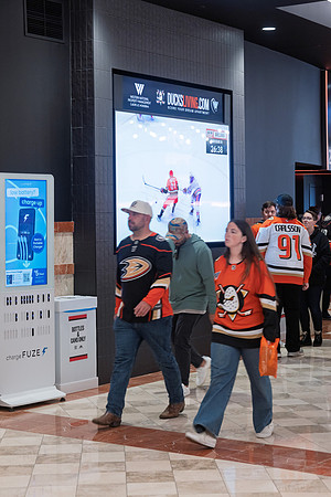 051026_ANAHEIM_DUCKS_201