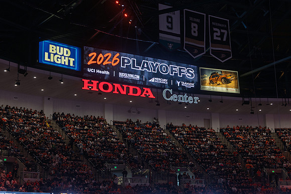 051026_ANAHEIM_DUCKS_300