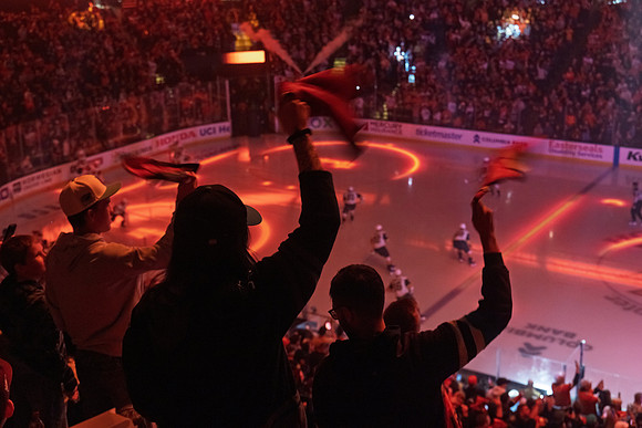051026_ANAHEIM_DUCKS_305