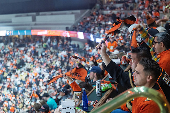 051026_ANAHEIM_DUCKS_327