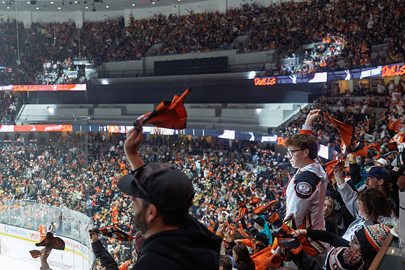 051026_ANAHEIM_DUCKS_338