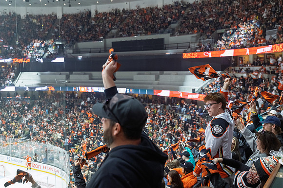 051026_ANAHEIM_DUCKS_340