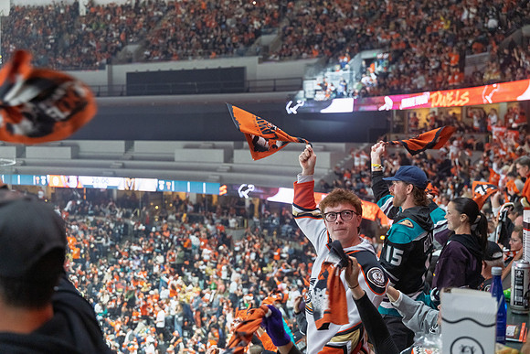 051026_ANAHEIM_DUCKS_345