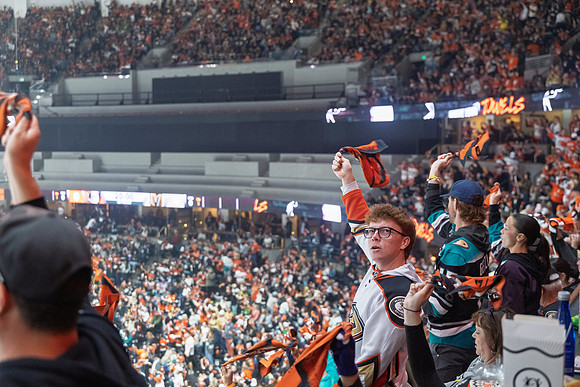 051026_ANAHEIM_DUCKS_348