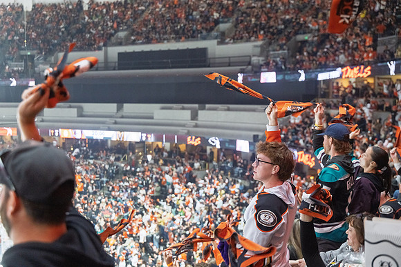 051026_ANAHEIM_DUCKS_350