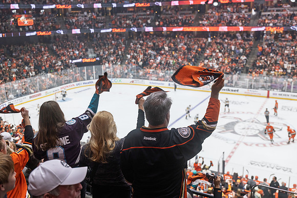 051026_ANAHEIM_DUCKS_356
