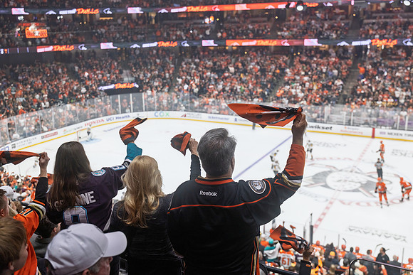 051026_ANAHEIM_DUCKS_357