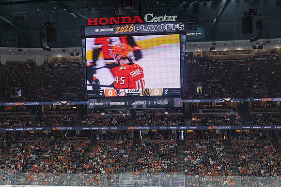 051026_ANAHEIM_DUCKS_367