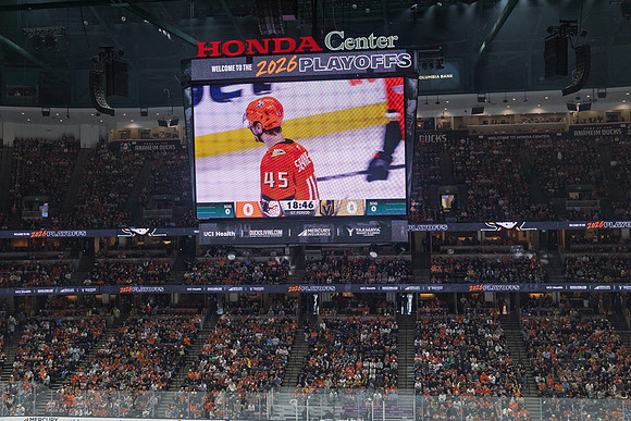 051026_ANAHEIM_DUCKS_368
