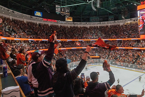 051026_ANAHEIM_DUCKS_625