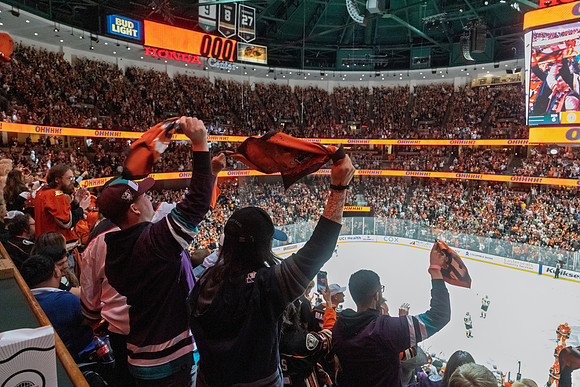 051026_ANAHEIM_DUCKS_627