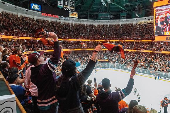 051026_ANAHEIM_DUCKS_633