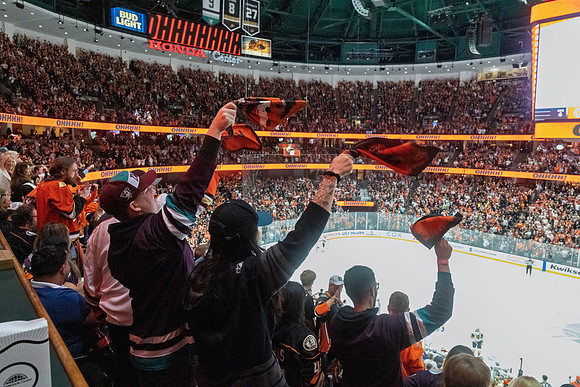 051026_ANAHEIM_DUCKS_638