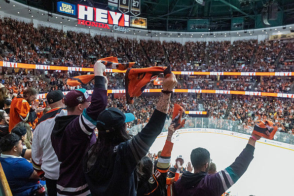 051026_ANAHEIM_DUCKS_643