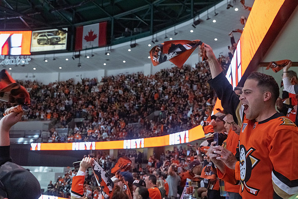 051026_ANAHEIM_DUCKS_649