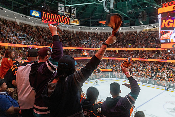 051026_ANAHEIM_DUCKS_740